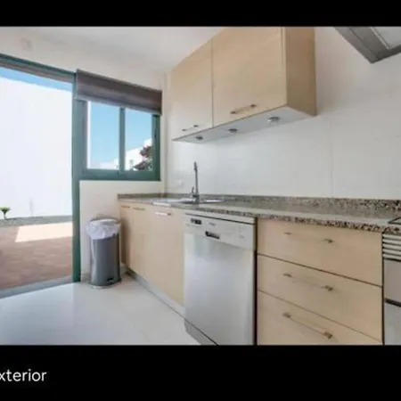 Spacious Private & Private Heated Pool - Sunshine Costa Teguise