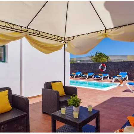 Spacious Private & Private Heated Pool - Sunshine *