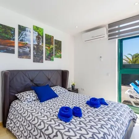Spacious Private & Private Heated Pool - Sunshine